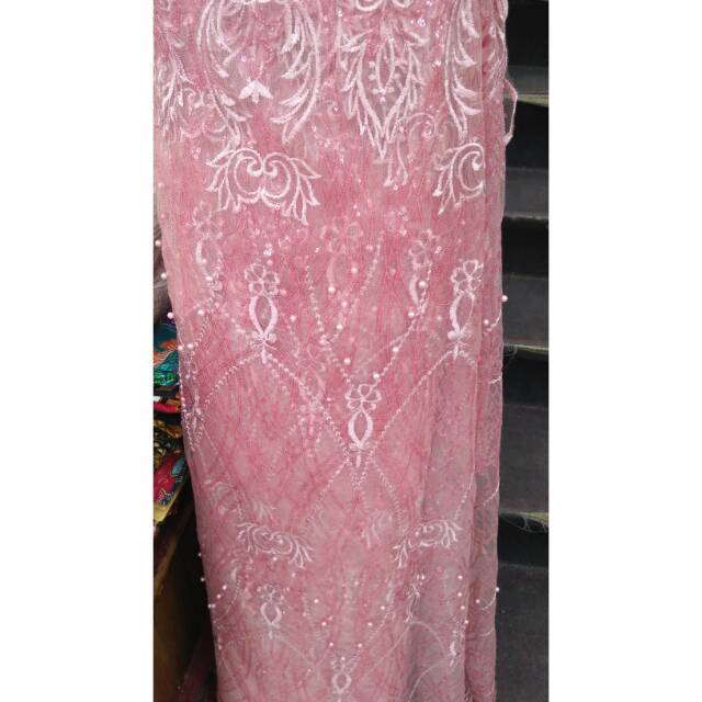 Tile payet mutiara