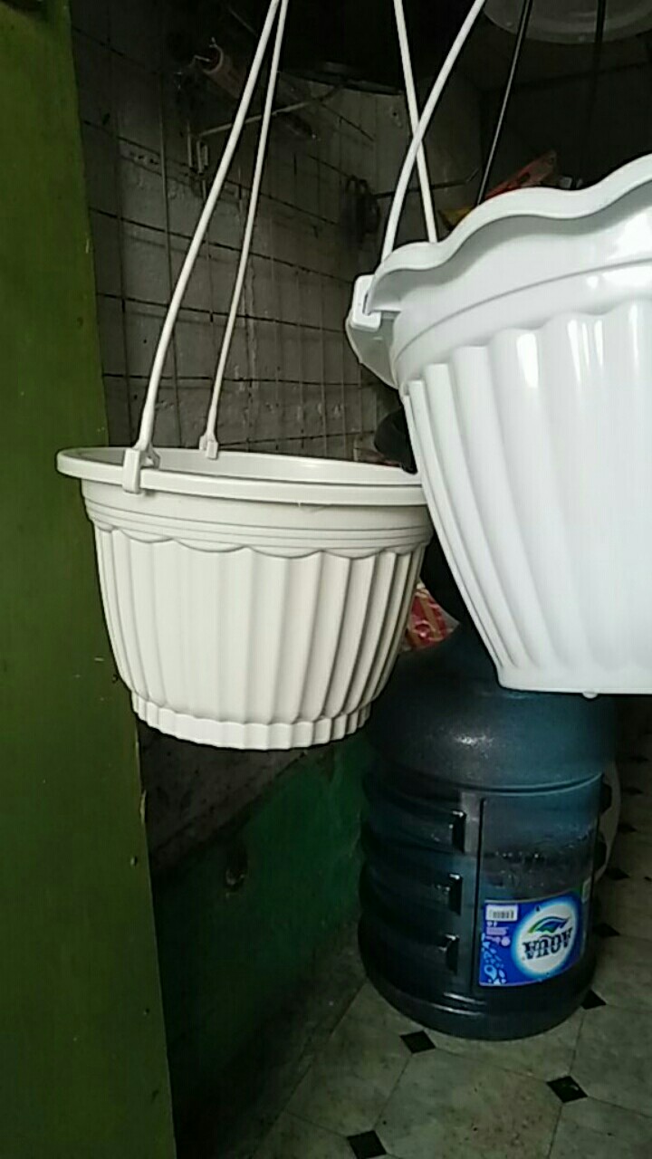 Pot Tanaman / Bunga Gantung 25 Renda Putih