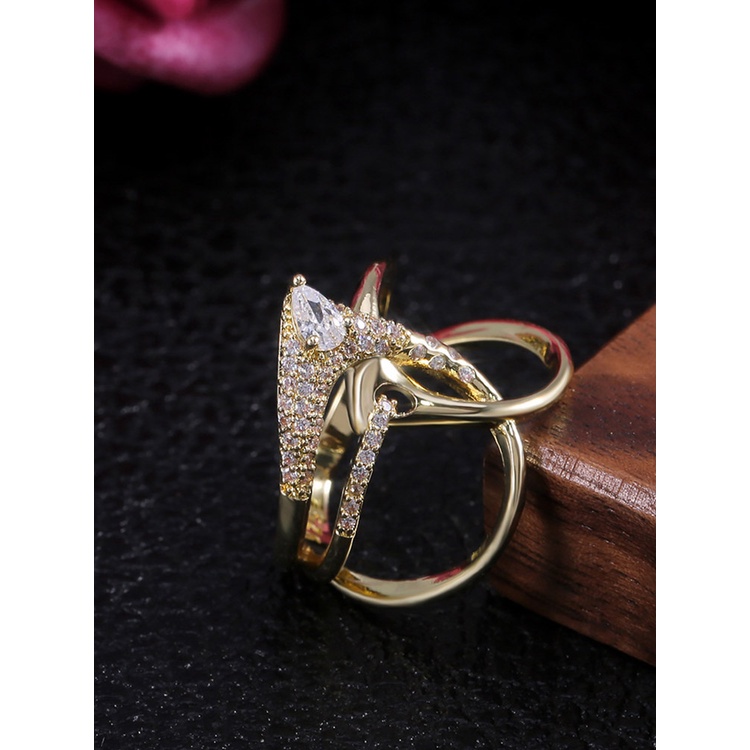 Perhiasan Cincin Bentuk Geometrik Warna Emas Bahan Zirkon Untuk Wanita