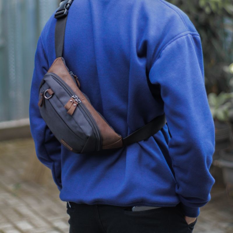 Waistbag/shoulderbag/Pusiill AM0.3 Hitam/ kulit asli dengan kombinasi courdura/pria &amp; wanita