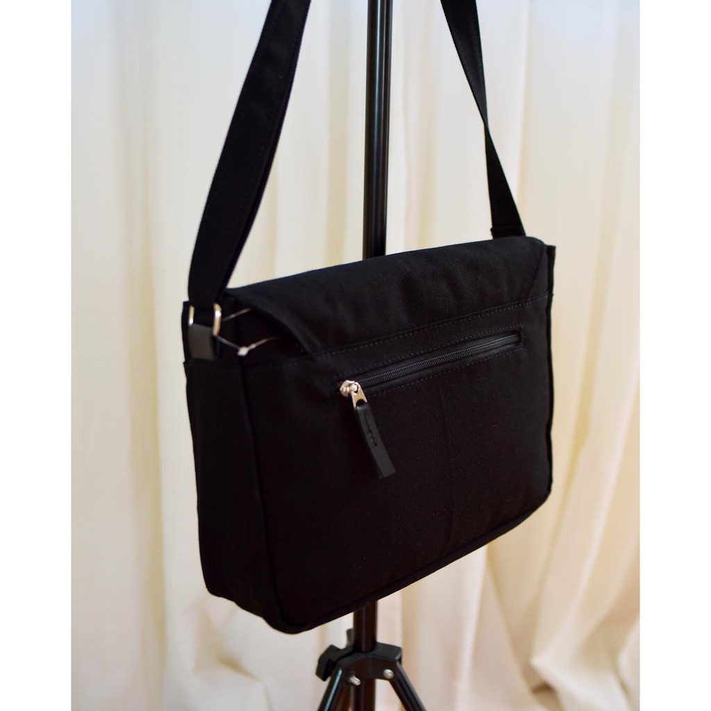 Tas Selempang Unisex Kanvas Heejou Lana