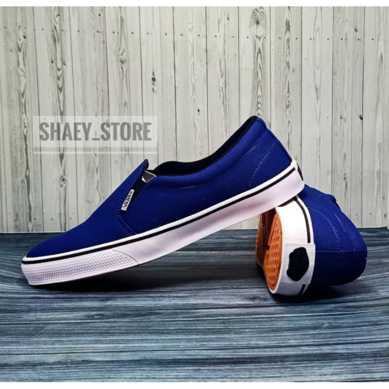 Sepatu pria vans slip on sneaker kasual/BELI 2 ONGKIR 1 KALI