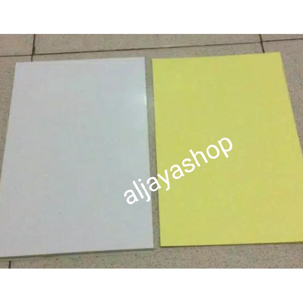 

Stiker Cromo Glosy Stiker Cromo 10.7x11cm