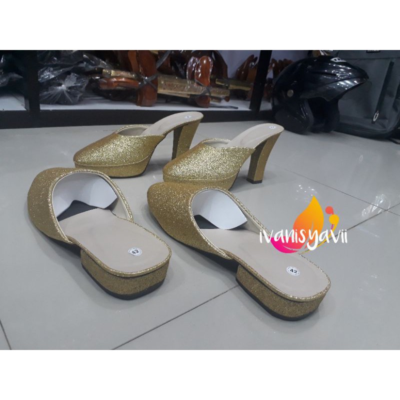 Sepasang Selop Pengantin Gliter, Warna Gold