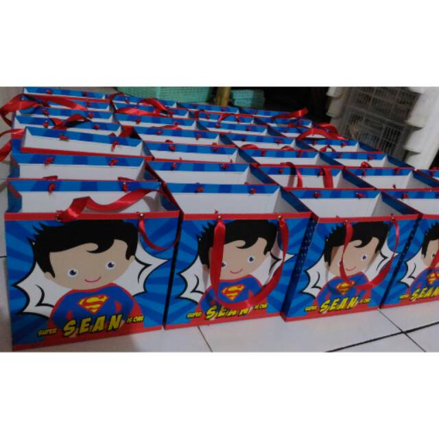 

Paperbag superman / tas ulang tahun superman bahan karton tebal / tas ultah superman