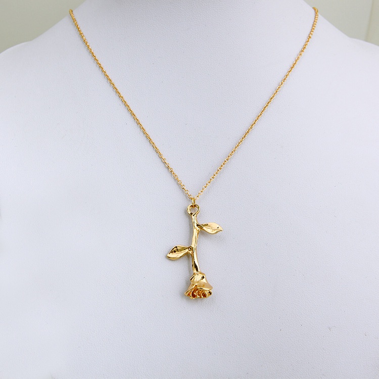 Eropa dan Amerika baru aksesoris sederhana tiga dimensi hollow rose liontin kalung Hari Valentine ha