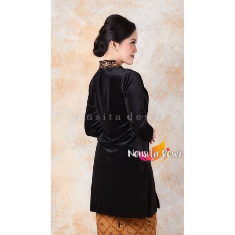 Kebaya Bludru Kutubaru / Panjang - Bordir Cornelia