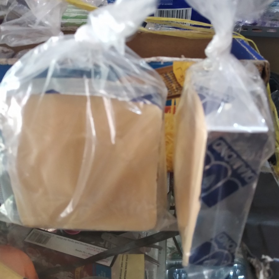 

Keju diamond cheddar 180gram
