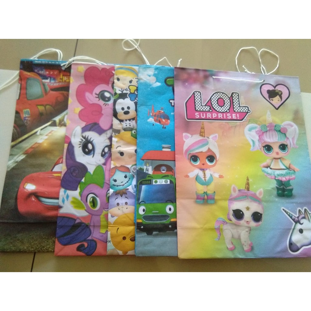 

PAPER BAG 31x7x23cm DISNEY BESAR KARAKTER - paperbag snack souvenir birthday tas cemilan ultah kado