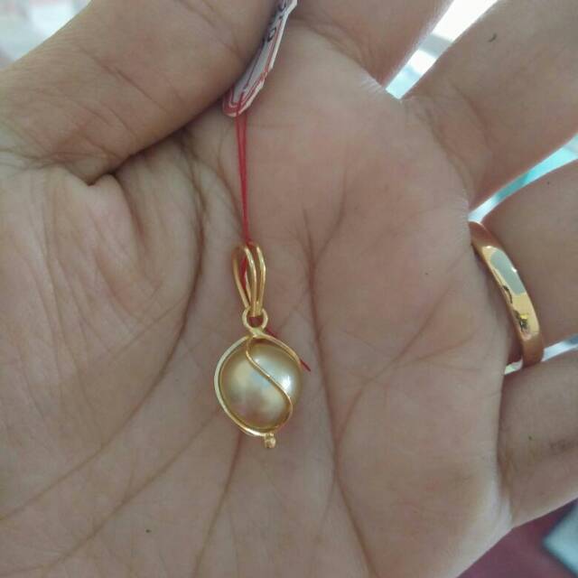 Liontin emas mutiara air laut