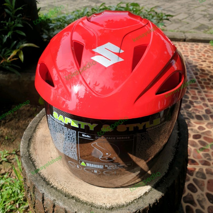 helm suzuki original SGP warna merah