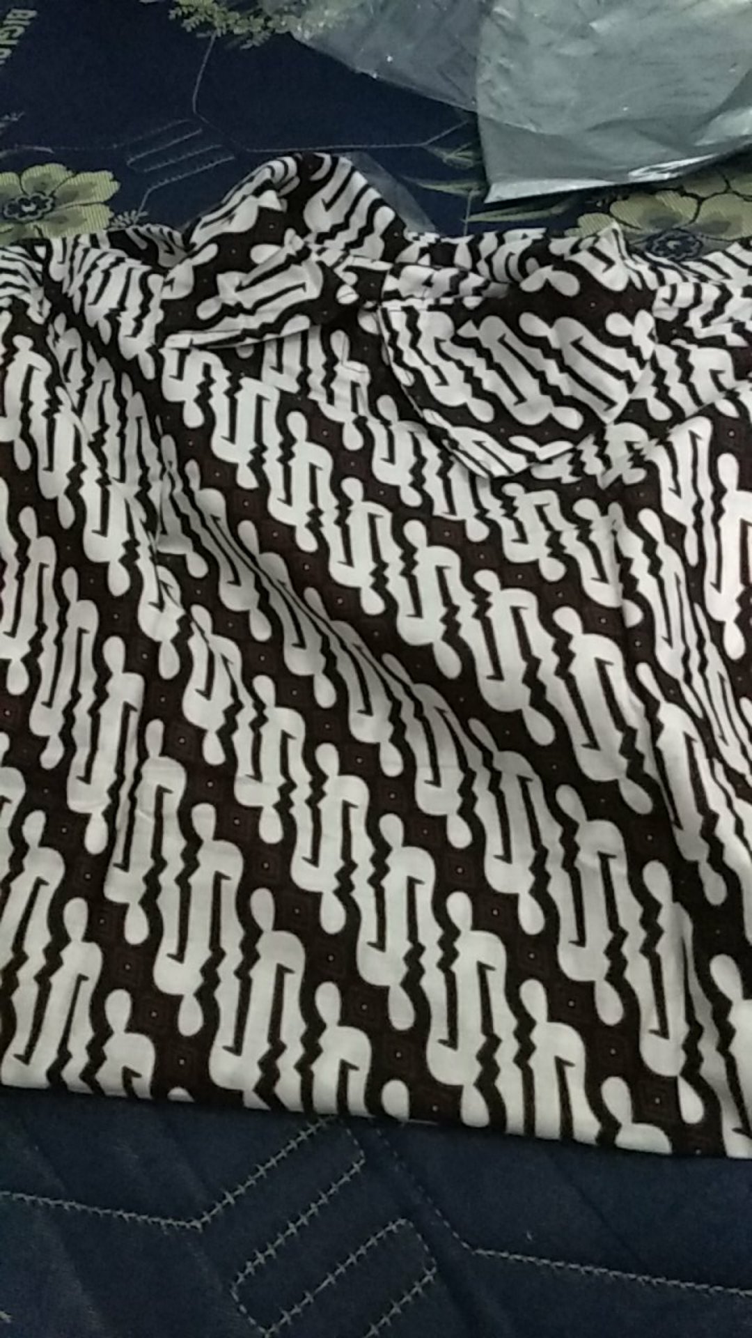 Tunik Santika Putih Jumbo Atasan Batik Wanita.  Klasik