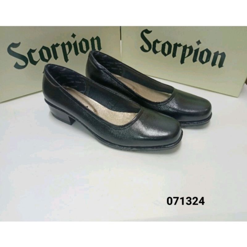 Sepatu Kulit Wanita Scorpion 071257 Hitam