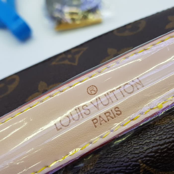 TAS  TAS LV POCHETE METIS  IWAZAH OFFICE