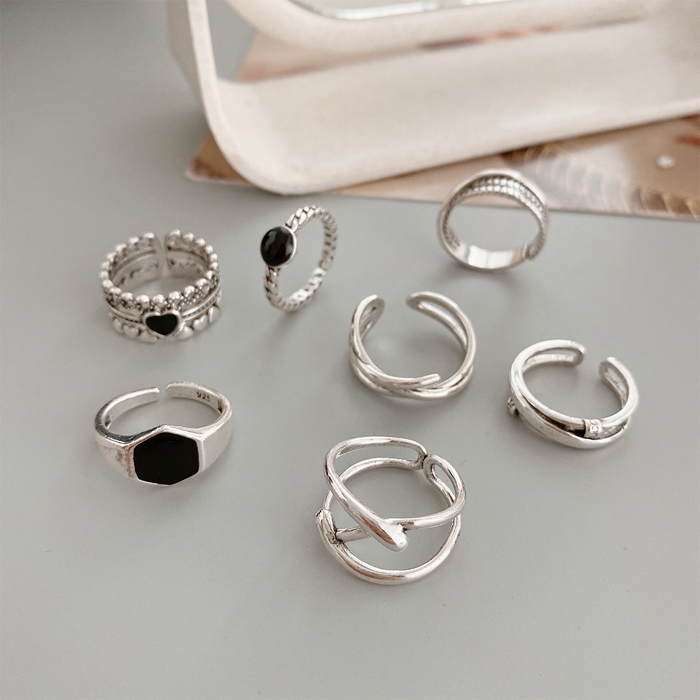 YEEZII 7 Pcs / Set Cincin Model Terbuka Dapat Disesuaikan Bentuk Hati Warna Hitam Gaya Retro Untuk Wanita