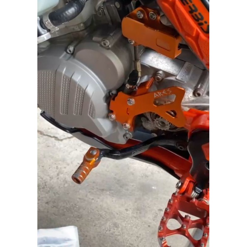 TUTUP GIR DEPAN KTM HUSQVARNA