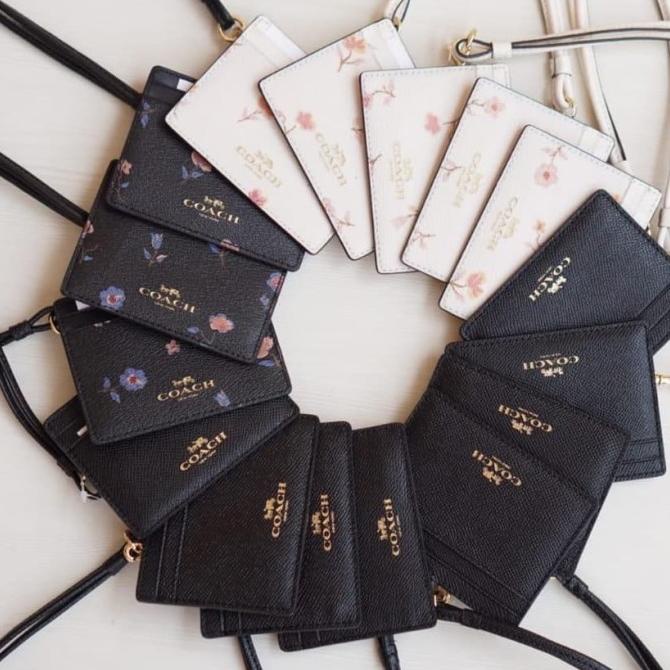 

Coach Lanyard Horizontal
