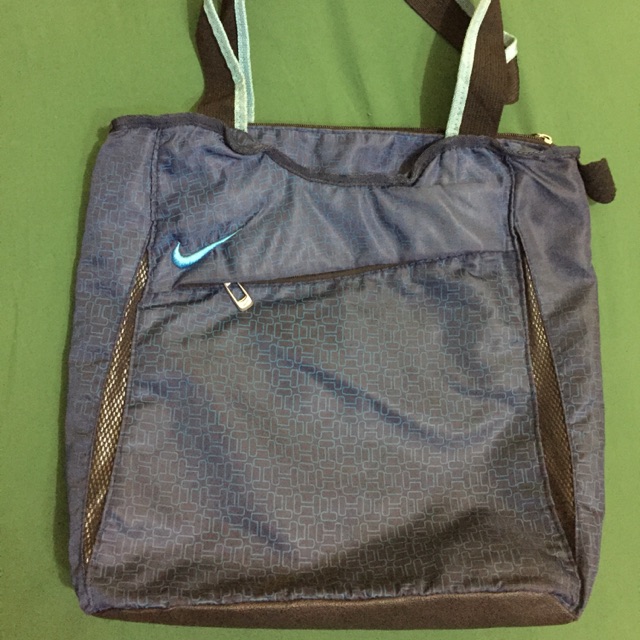 Preloved nike shoulder bag