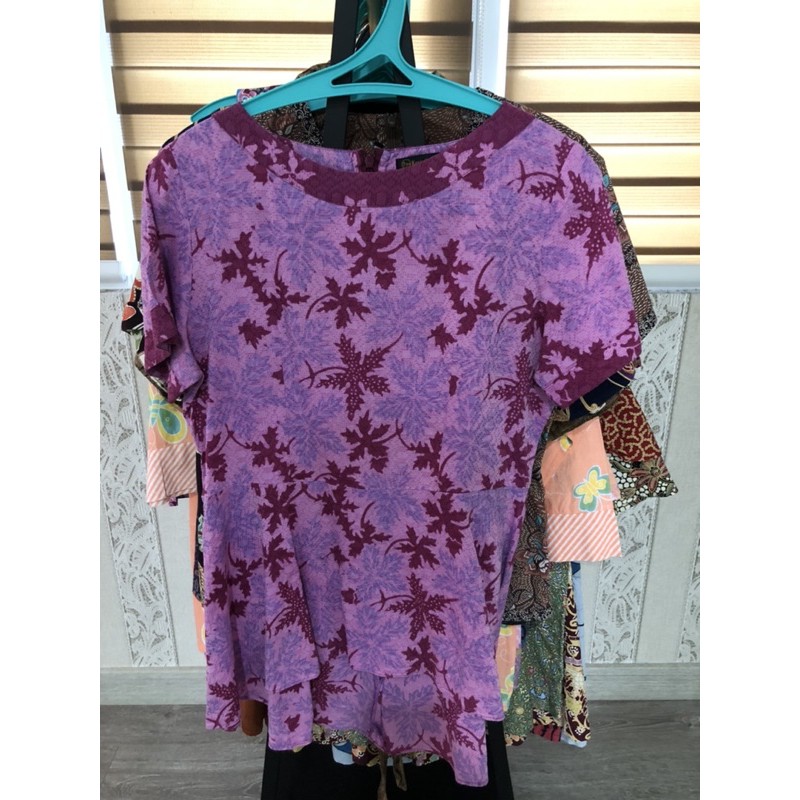 Preloved Second Baju Atasan Batik Keris Collection M