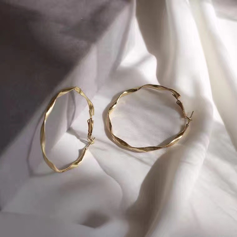 Anting Bulat Besar Elegan Ala Perancis Untuk Wanita