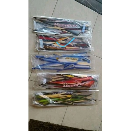 STRIPING STICKER MEGAPRO HIU 2005