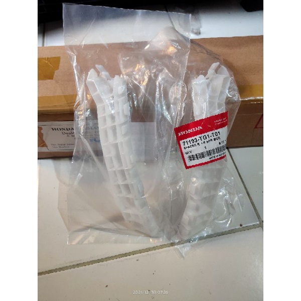 Breket bumper / bracket bumper /bracket Bemper depan Honda Brio RS SATYA  2012-2024 Mobilio RS E S 2