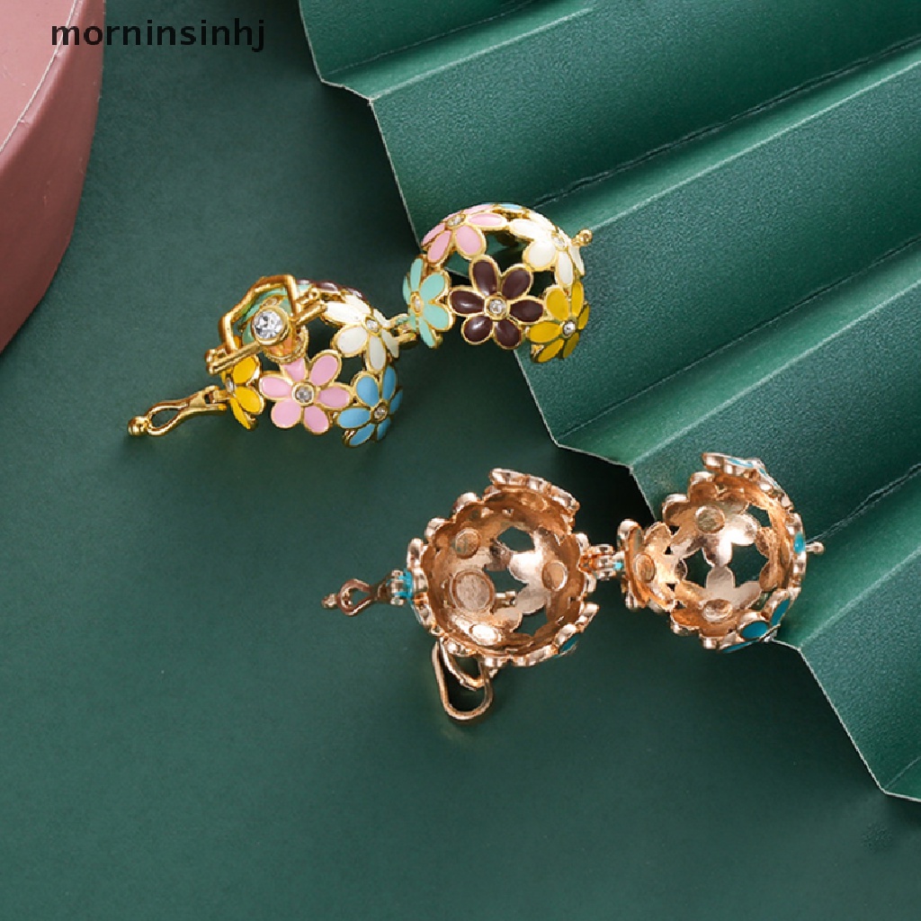 Mor Liontin Locket Bulat Motif Bunga Daisy Untuk Diffuser Aromaterapi