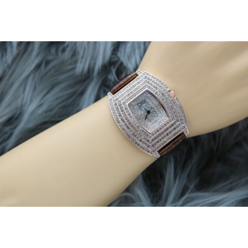 jam tangan terbaru DlOR piramid rosegold. 3.9cm @165rb