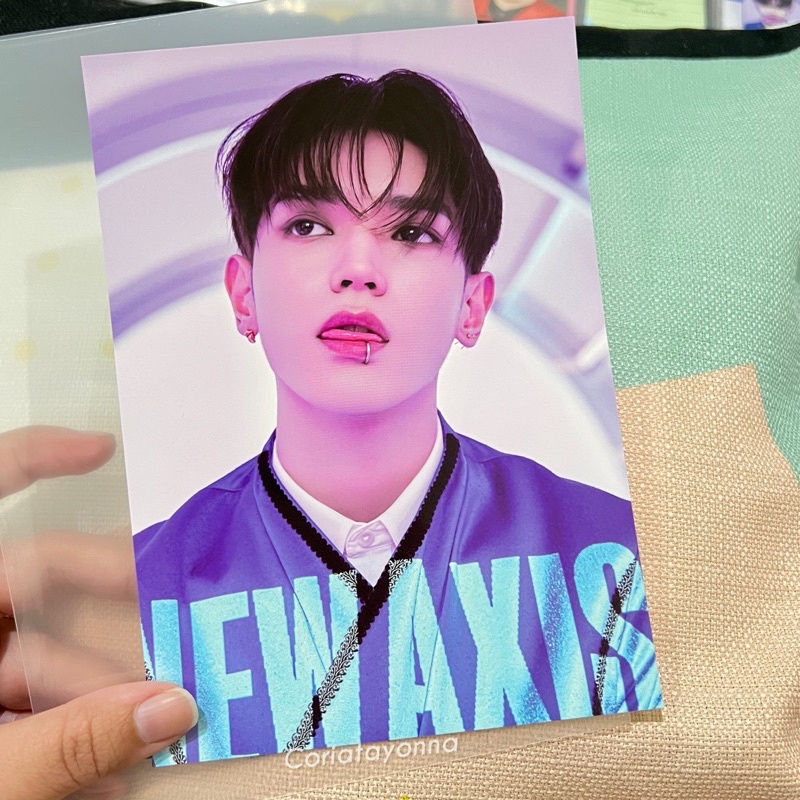 postcard hologram taeyong universe