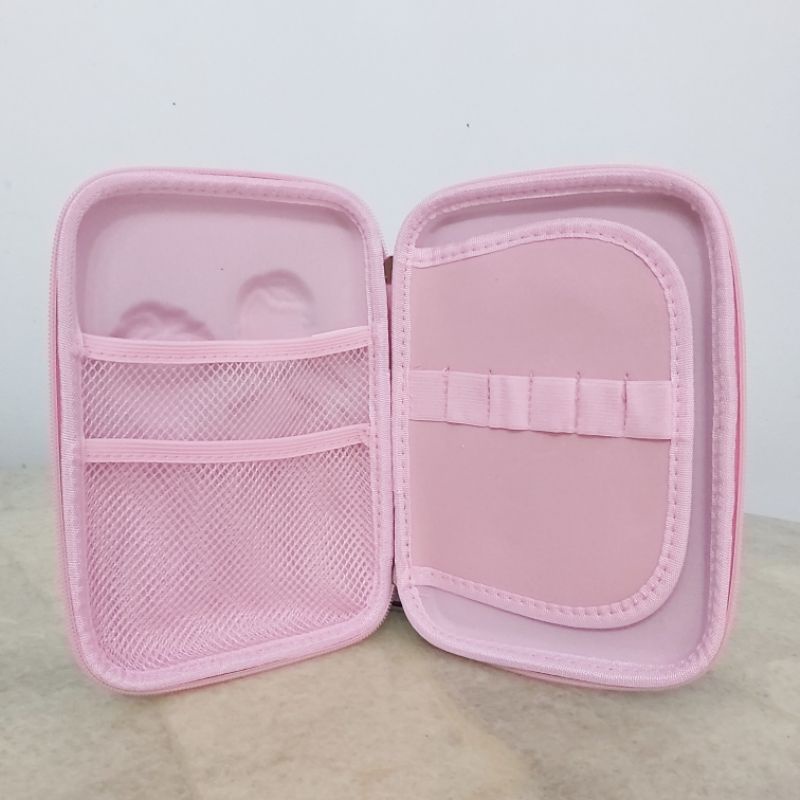 

Jual Produk Tas tempat pensil organizer pencil case timbul Frozen Unicorn Dino dinosaurus ''