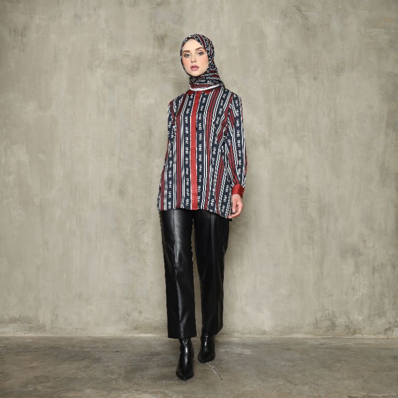 Brand No Brand - Monogram Lines Top