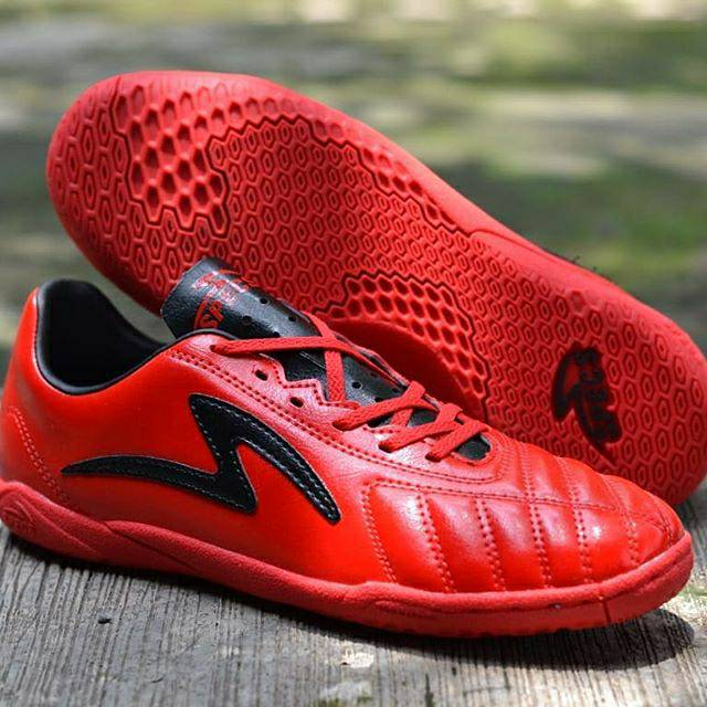 SPECS  Ajax Red in black