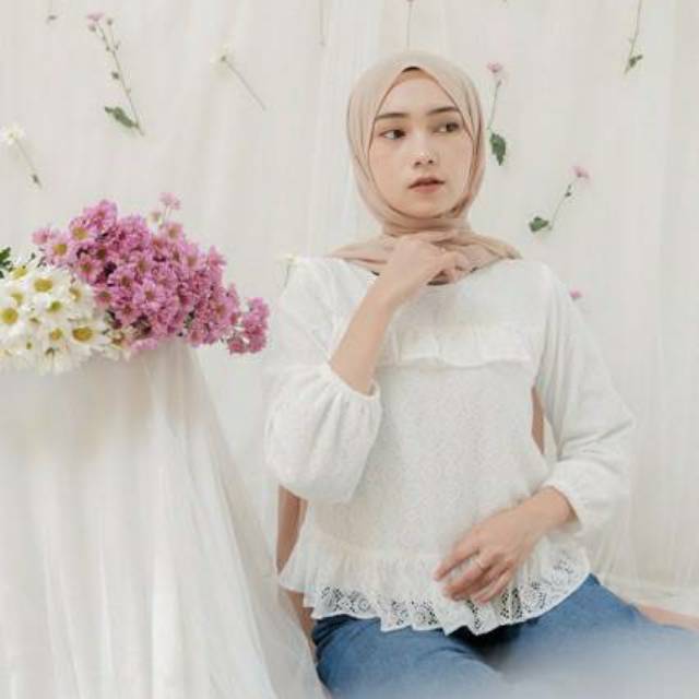 evelyn top by edmee outfit
