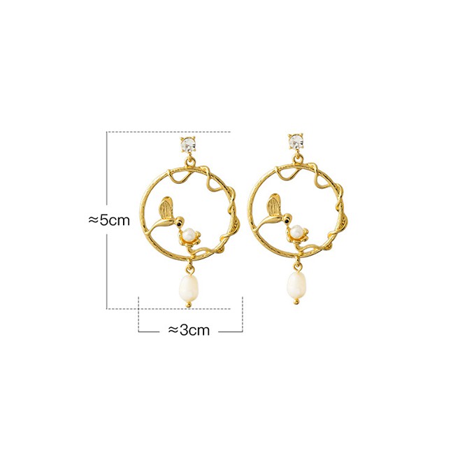 LRC Anting tusuk Fashion Golden Pearl Hollow Bird Ear Studs D76799