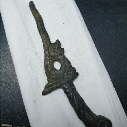 Keris cundrik naga liong lawasan