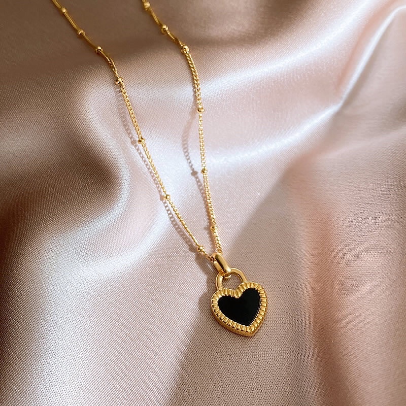 Kalung Titanium Love Black Square Bisa Bolak Balik Hitam Putih