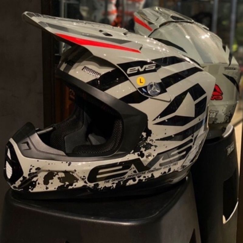 Helm EVS T5 2021 Rare Edition Cross