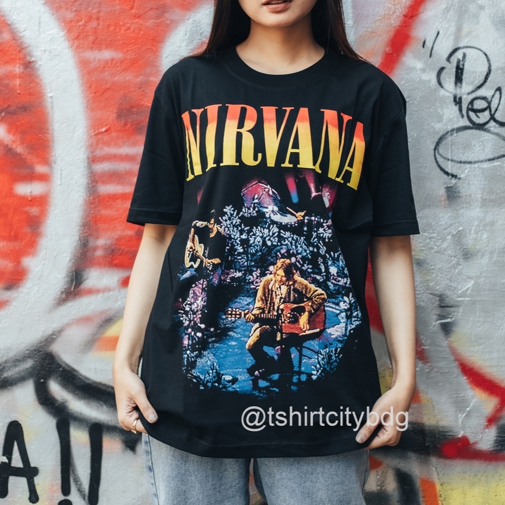 Kaos Vintage / Kaos Musik / Kaos Band Nirvana Kurt Cobain Live semi Oversize Original Ossu Tokyo