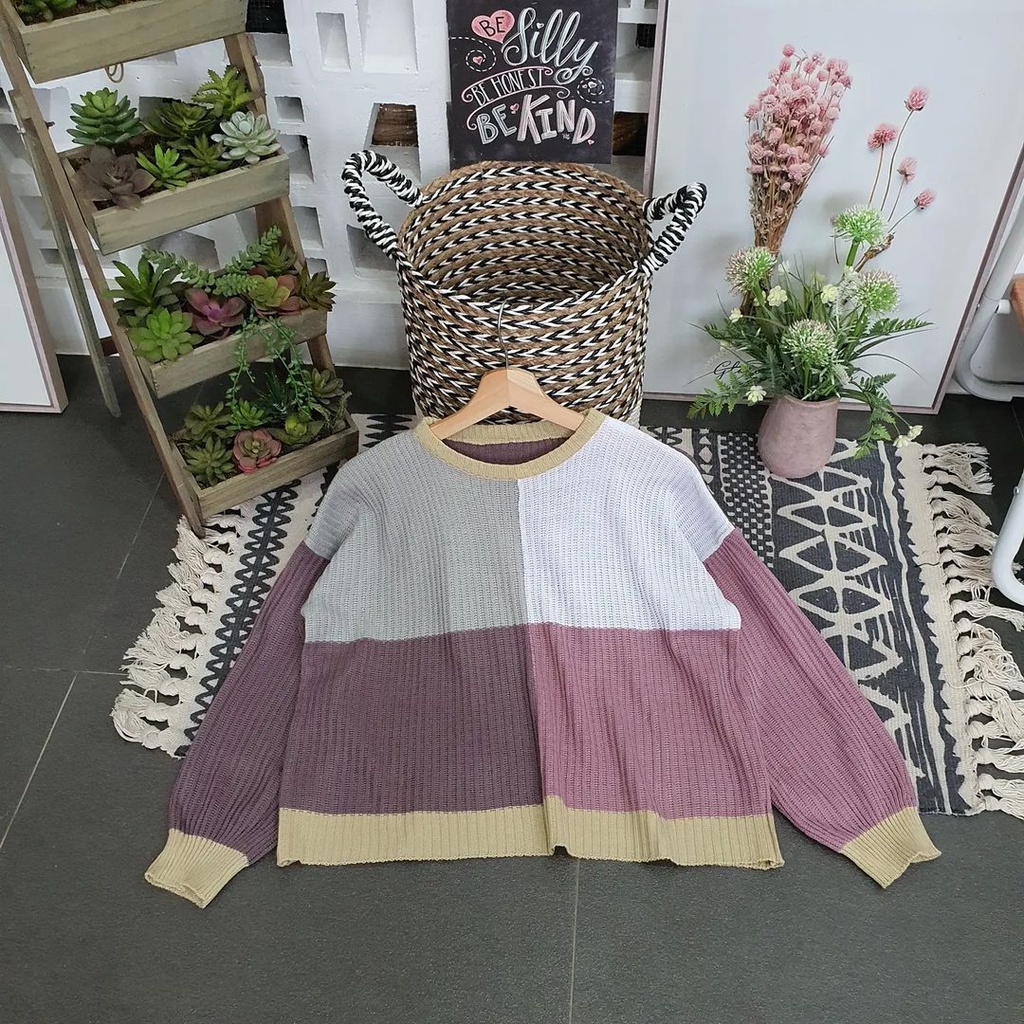 Zanah Blouse Rajut Outer Cardie Motif Corak Garis Tangan List Putih Model Kekinian