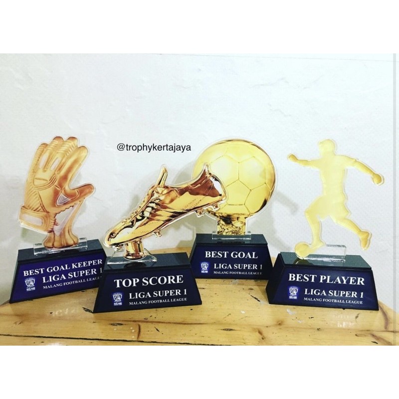 Trophy Sepak Bola Piala Top Score