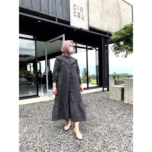 Midi Dress Hitam Katun Jepang