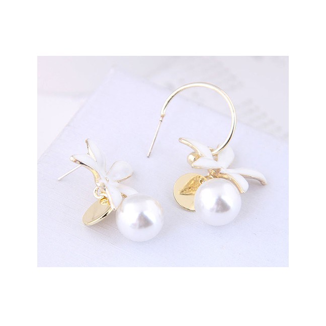 LRC Anting Tusuk Fashion Gold 925 Silver Needle Flower Pearl Asymmetric Earrings A58437