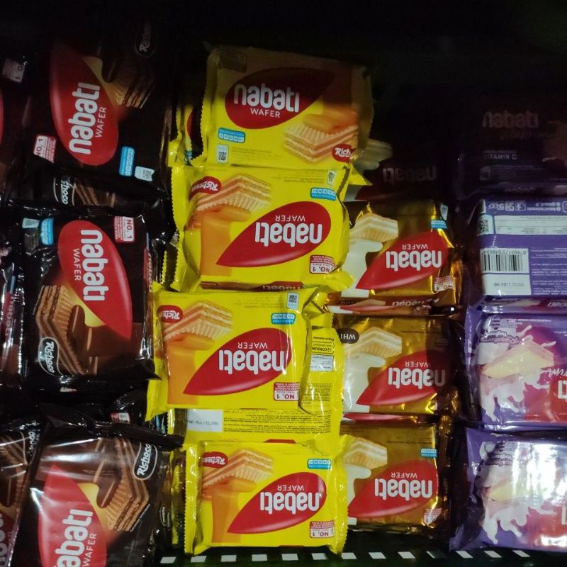 

nabati wafer krim aneka rasa coklat keju