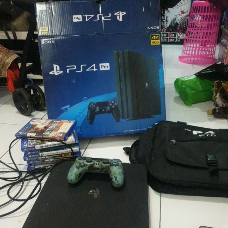 PS4 PRO ORIGINAL SECOND SONY 1 TB + 10 CD + 2 STIK