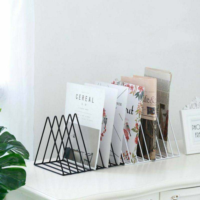 

Pembatas Buku Triangle - Besi coating Hitam / Putih