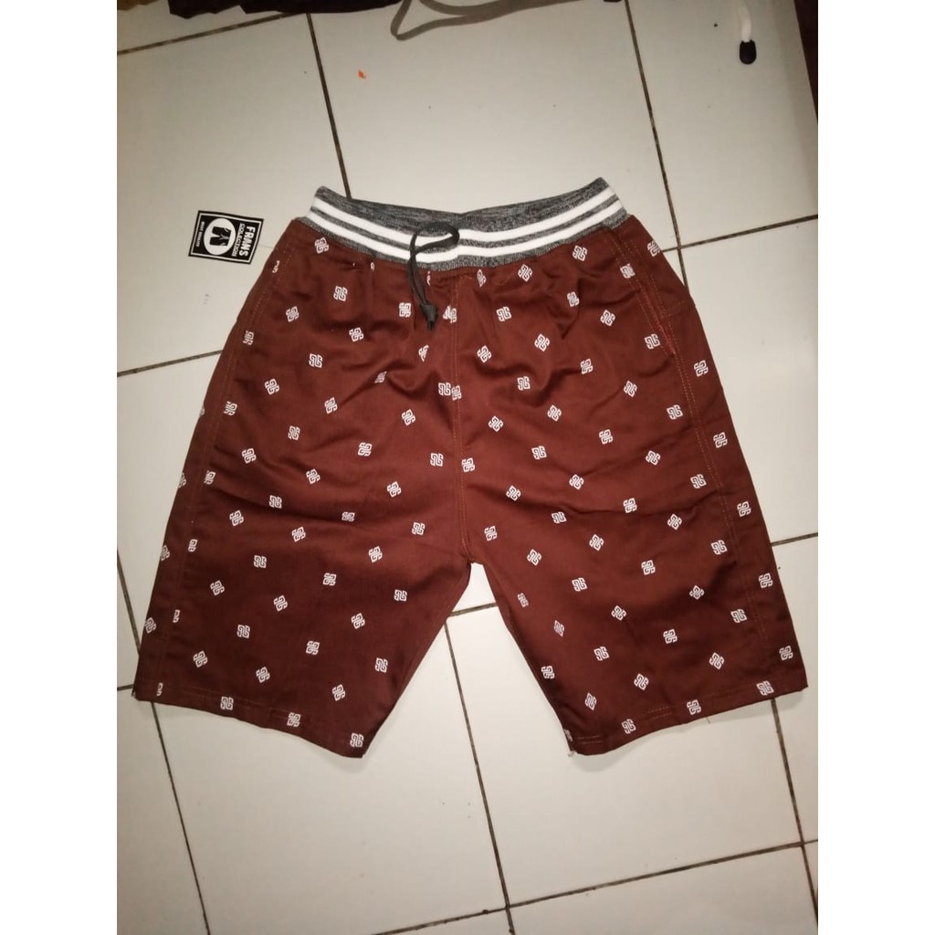 celana pendek motif cowok pria ukuran 28-33/L