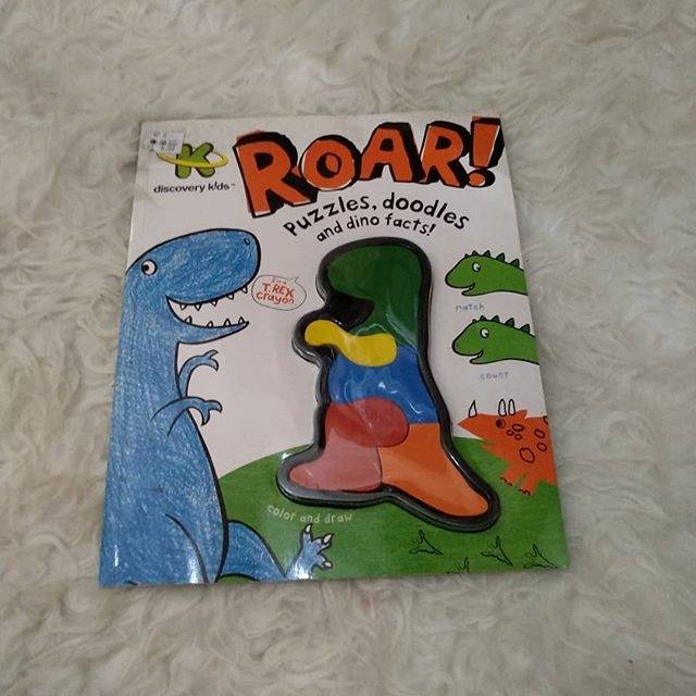 Book - Roar Puzzle Doodles and dino Facts