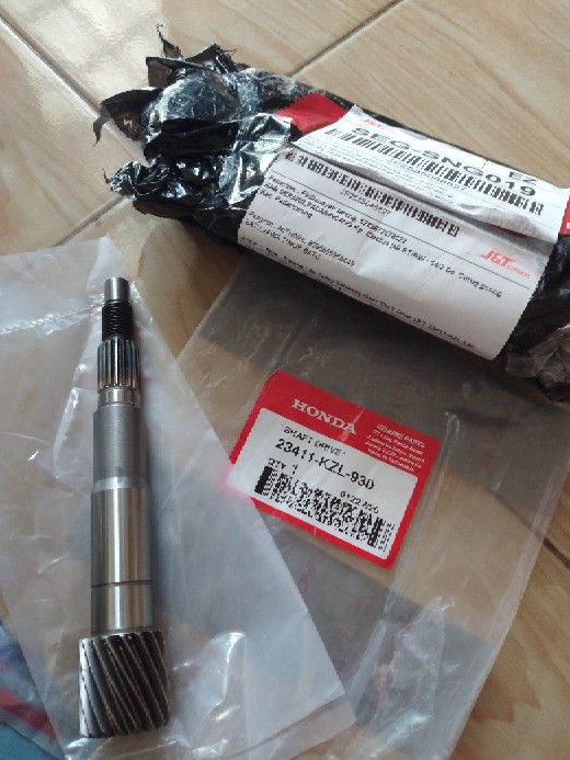 Jual As Pulley Belakang Gear Shaft Drive 18 T 23411-KZL-930 Ori Honda BeAT  Scoopy Vario 110 LED FI ESP | Shopee Indonesia