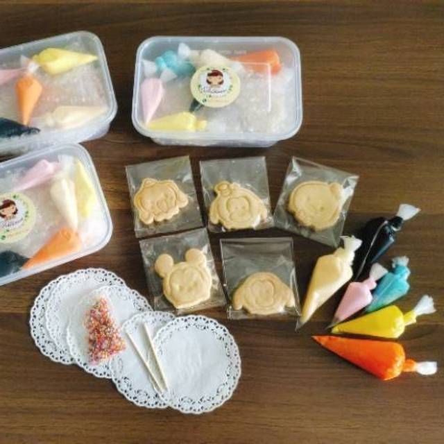 Daniesca Diy Decorating Cookies Set Mewarnai Kue Kering Karakter Dengan Icing Sugar Shopee Indonesia