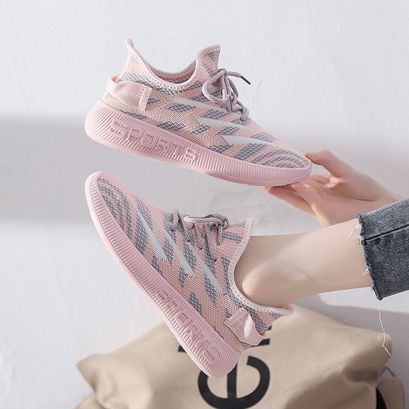 Dream Sepatu Sneakers Wanita Vanilla
